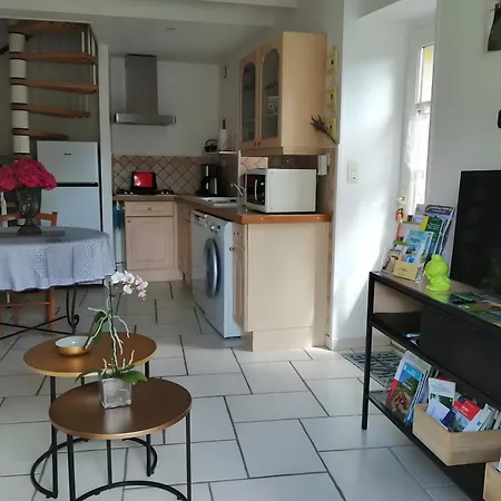 بيت للعطل Les Glycines, Marais Poitevin *