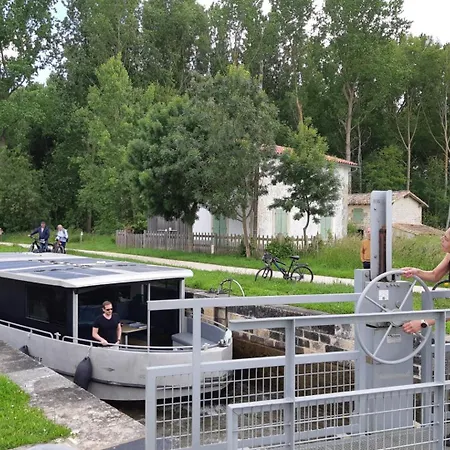 Les Glycines, Marais Poitevin بيت للعطل Magne (Deux-Sevres)