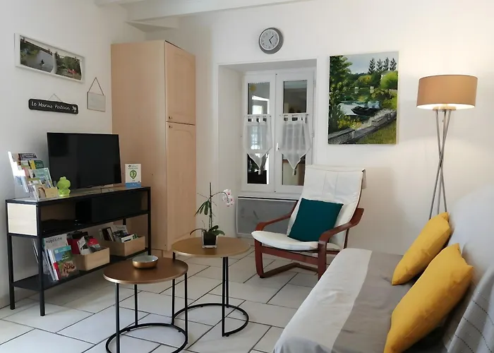 Les Glycines, Marais Poitevin * Magne (Deux-Sevres)