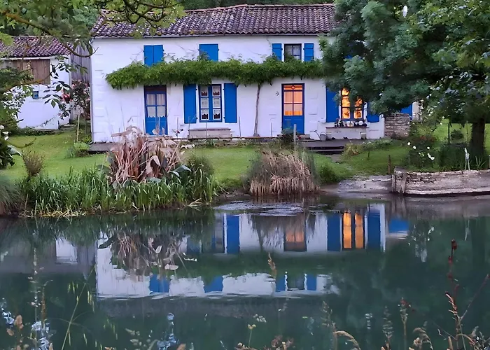 度假居 Les Glycines, Marais Poitevin Magne (Deux-Sevres)